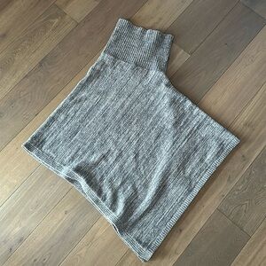 NWT women’s poncho